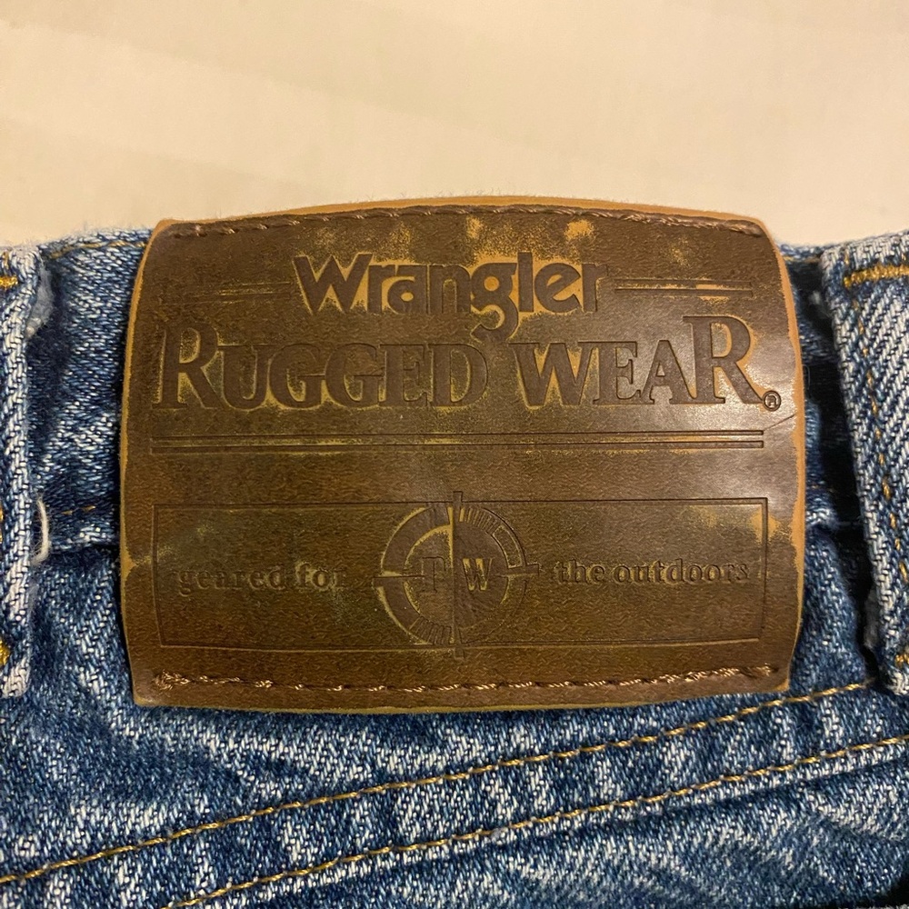 Wrangler Relaxed Fit Rugged Wear Blue Jeans with Red Comfort Lining w38 x 32 EUC - Picture 6 of 8